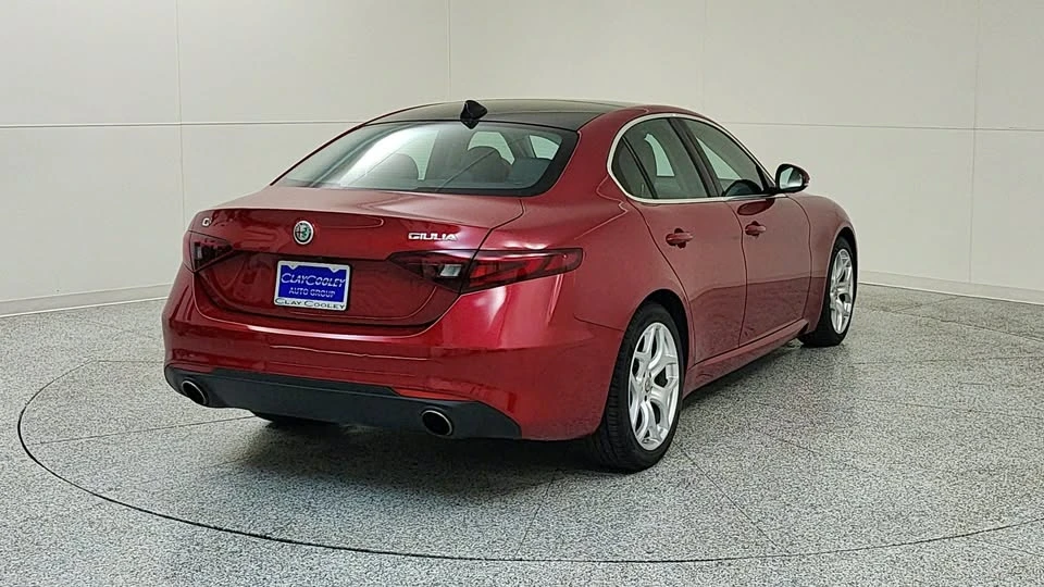 2021 Alfa Romeo Giulia - Image 4 of 13