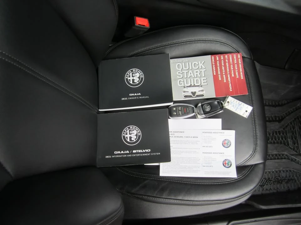 2021 Alfa Romeo Giulia - Image 14 of 20