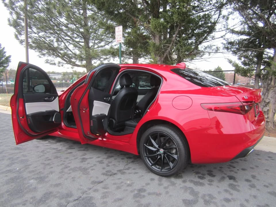 2021 Alfa Romeo Giulia - Image 7 of 20