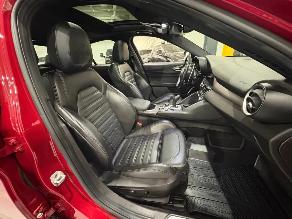 2021 Alfa Romeo Giulia - Image 13 of 15