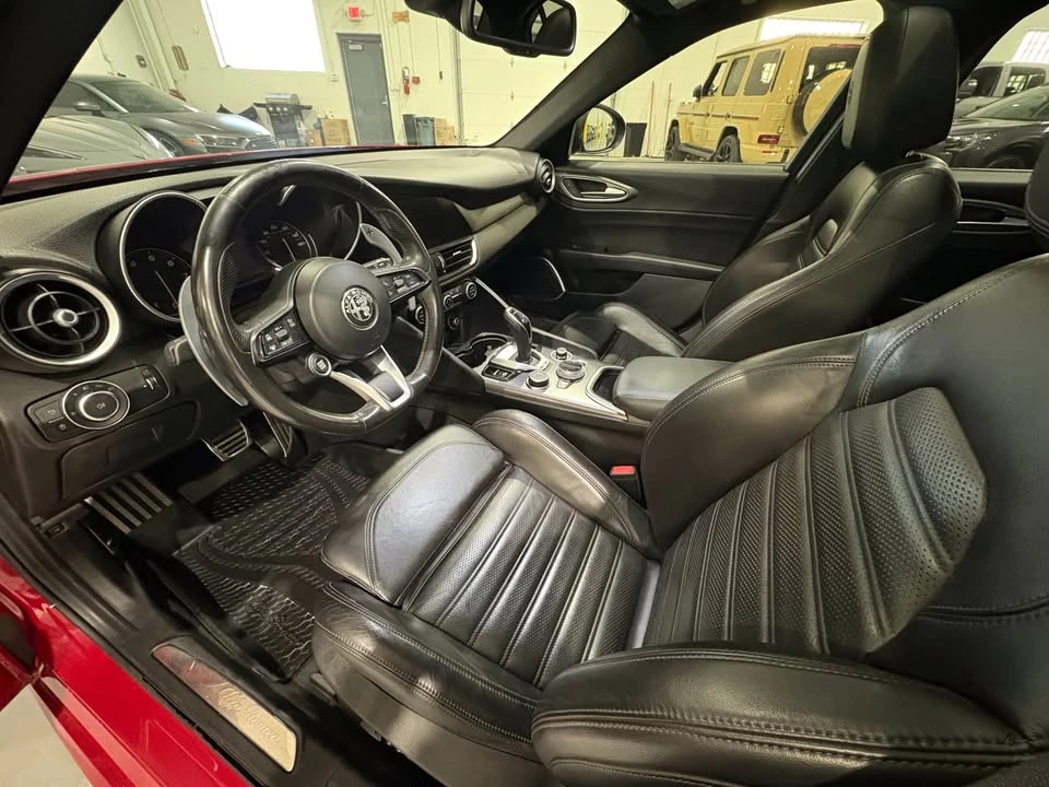 2021 Alfa Romeo Giulia - Image 7 of 15
