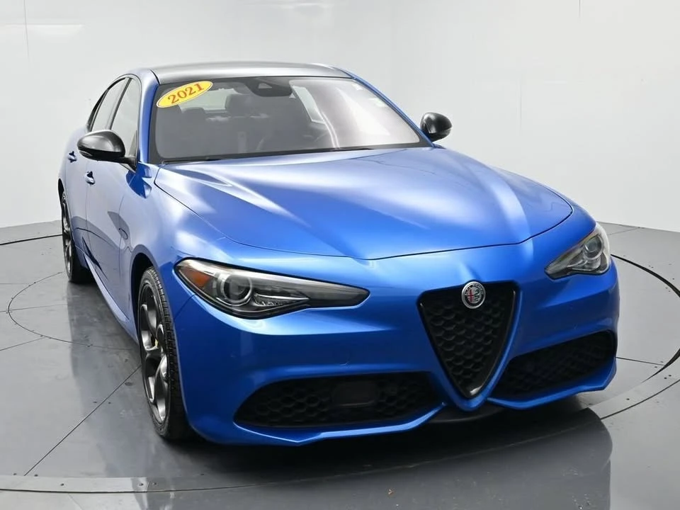 2021 Alfa Romeo Giulia - Image 2 of 20