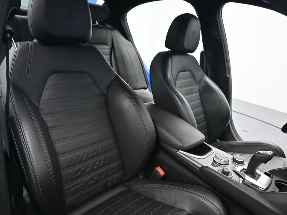 2021 Alfa Romeo Giulia - Image 11 of 20