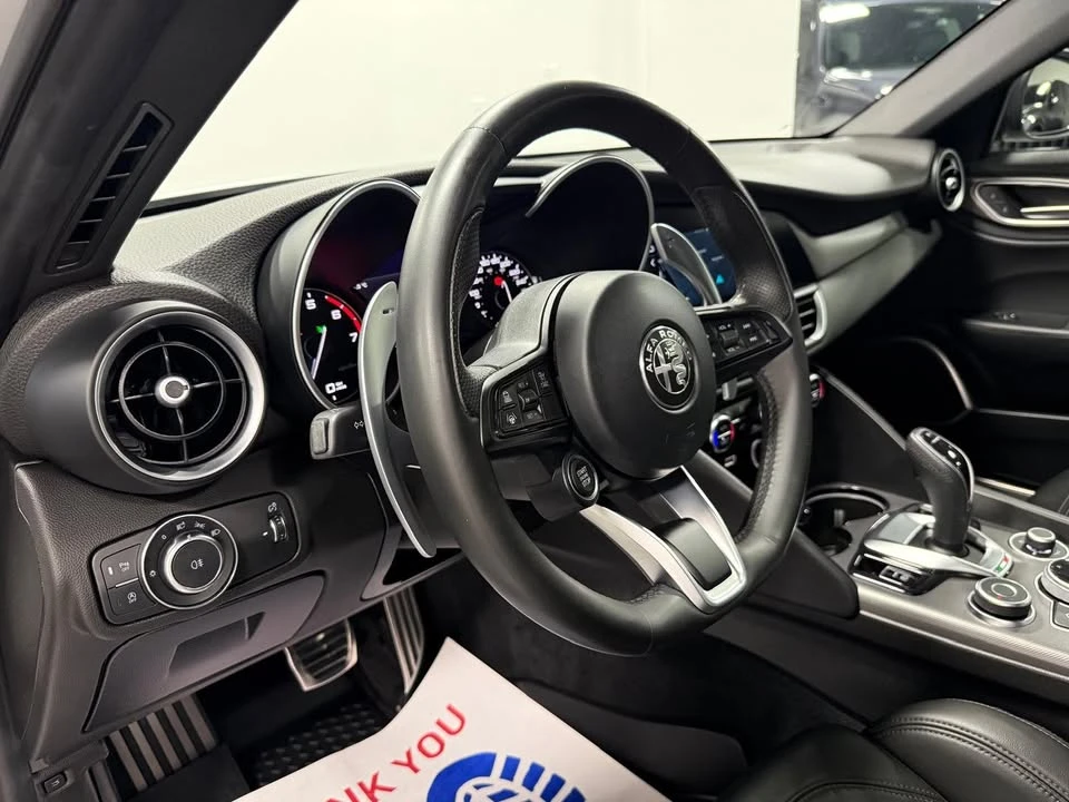 2021 Alfa Romeo Giulia - Image 8 of 19