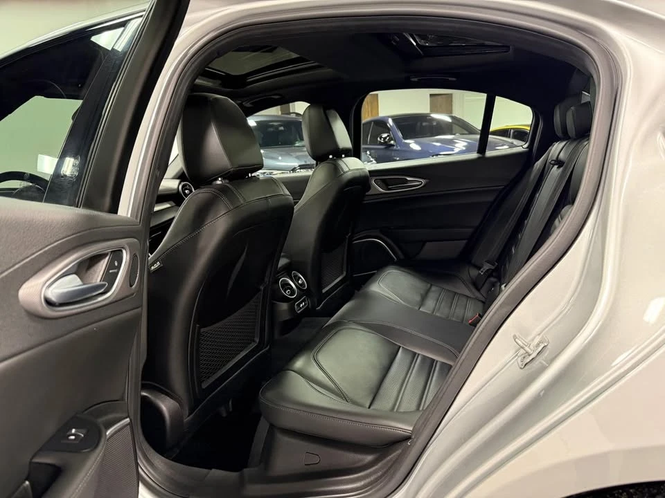 2021 Alfa Romeo Giulia - Image 9 of 19