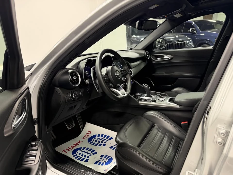 2021 Alfa Romeo Giulia - Image 7 of 19