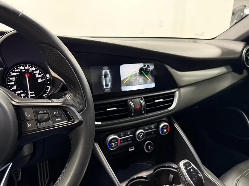 2021 Alfa Romeo Giulia - Image 16 of 19
