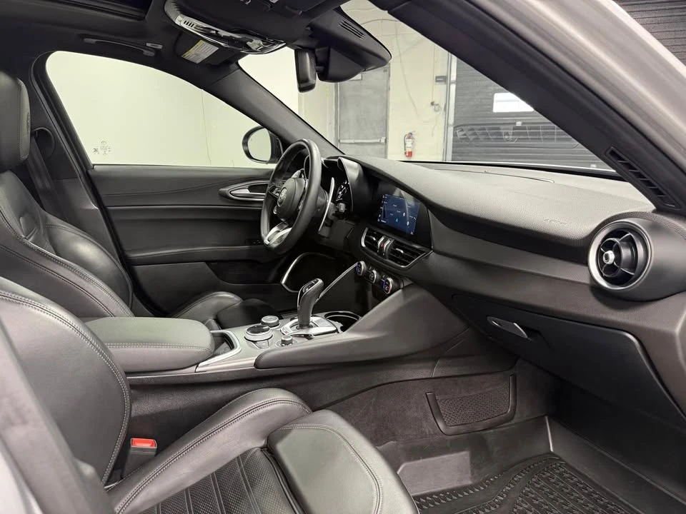 2021 Alfa Romeo Giulia - Image 10 of 19