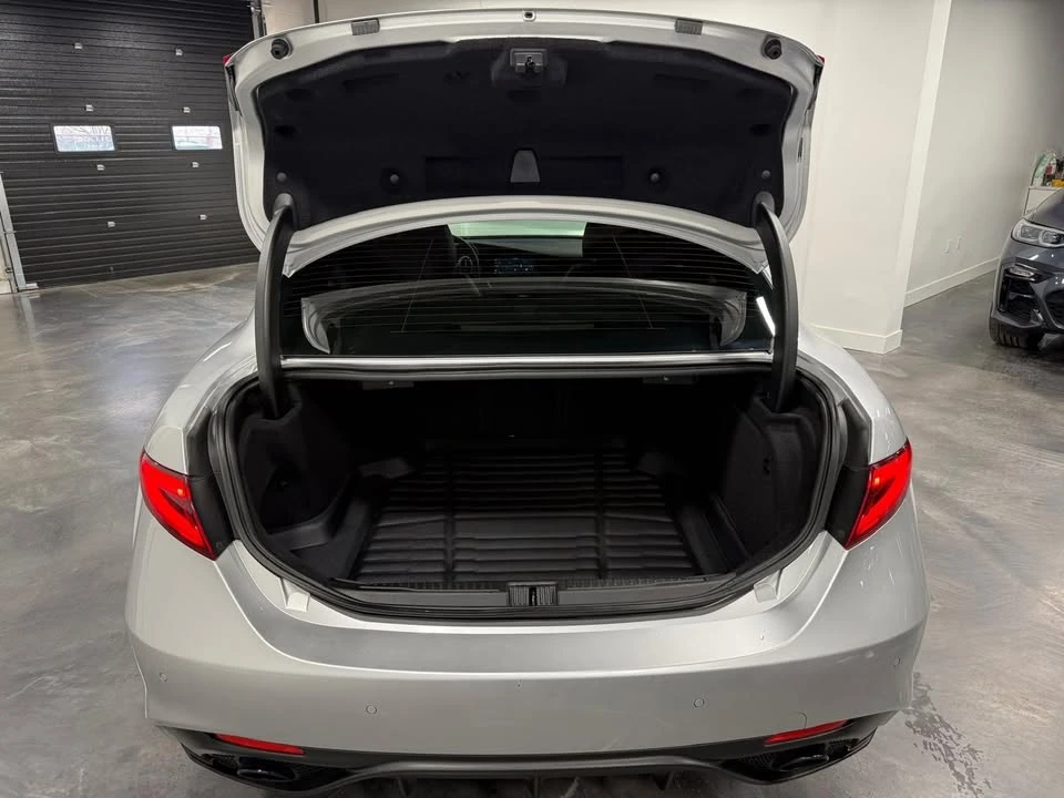 2021 Alfa Romeo Giulia - Image 5 of 19