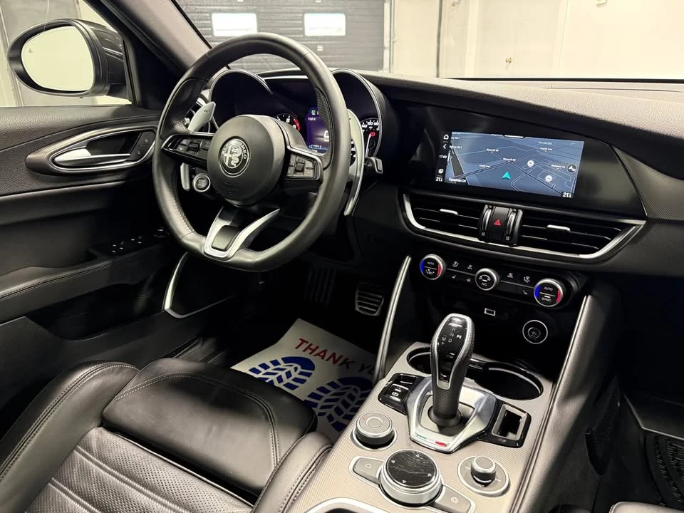 2021 Alfa Romeo Giulia - Image 17 of 19