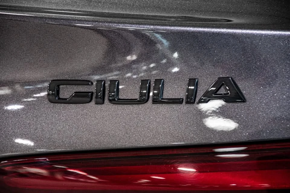 2021 Alfa Romeo Giulia - Image 19 of 20
