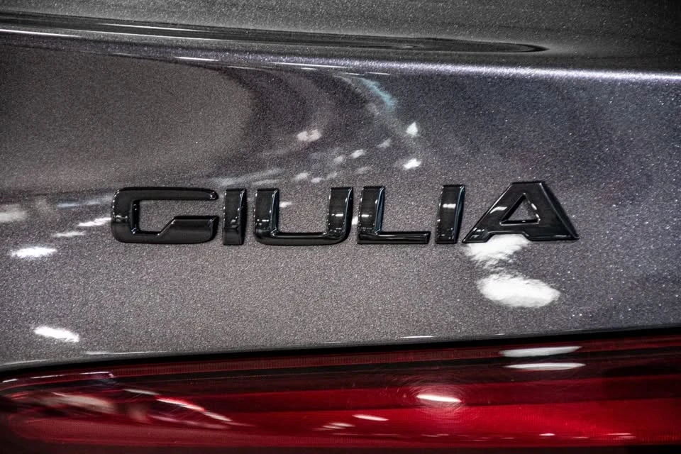 2021 Alfa Romeo Giulia - Image 19 of 20