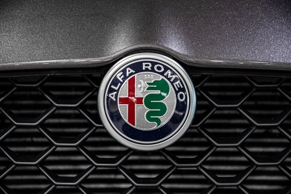 2021 Alfa Romeo Giulia - Image 13 of 20