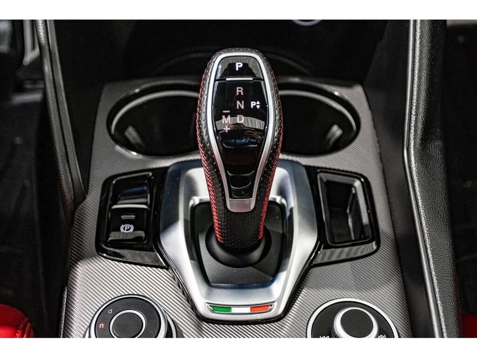 2021 Alfa Romeo Giulia - Image 19 of 20