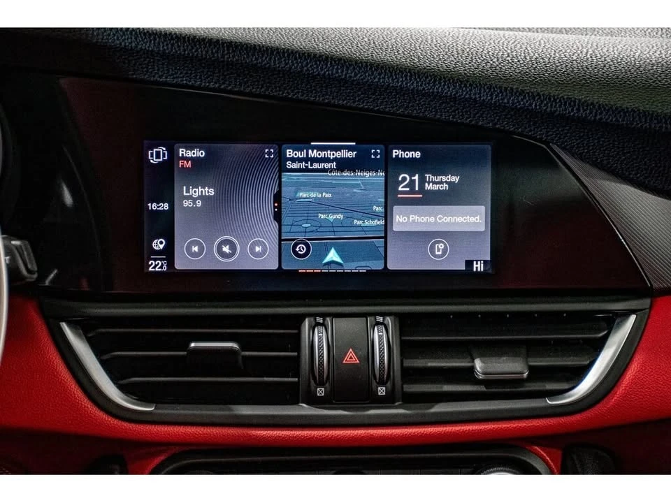 2021 Alfa Romeo Giulia - Image 16 of 20