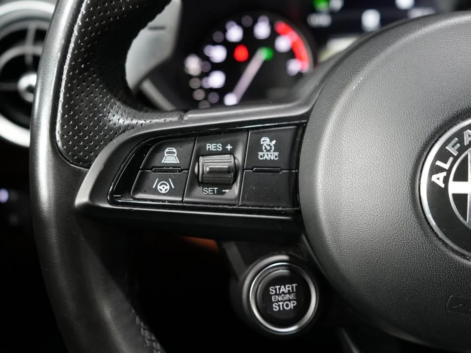 2021 Alfa Romeo Giulia - Image 10 of 20