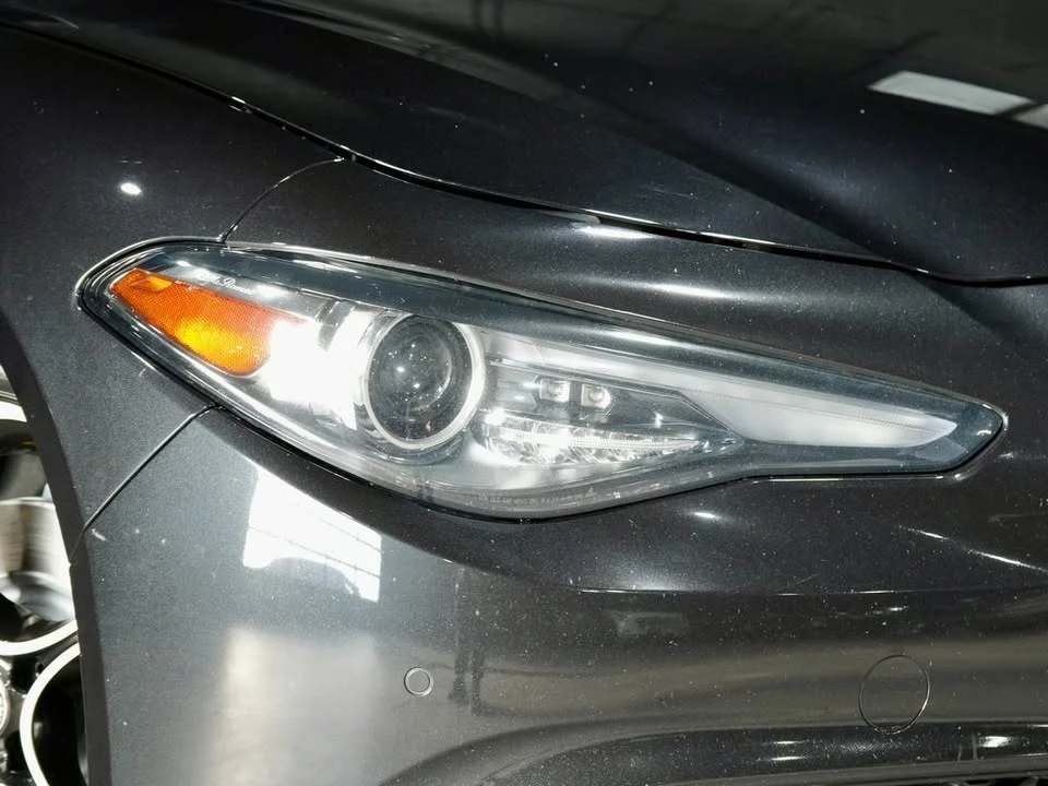 2021 Alfa Romeo Giulia - Image 4 of 19