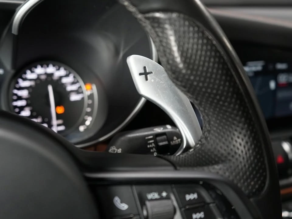2021 Alfa Romeo Giulia - Image 10 of 19