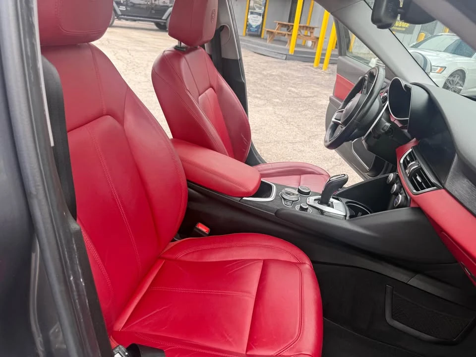 2021 Alfa Romeo Giulia - Image 5 of 5