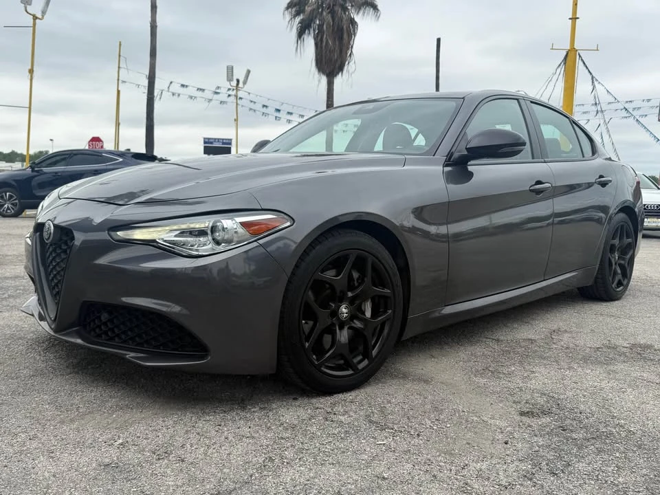 2021 Alfa Romeo Giulia - Image 2 of 5