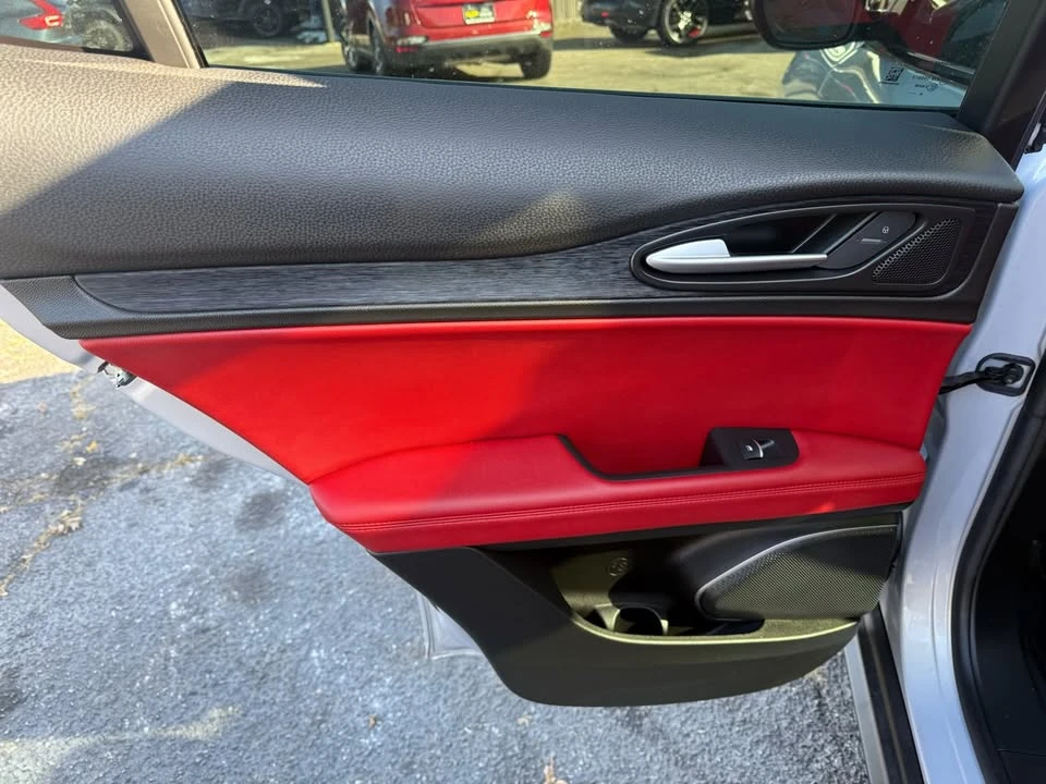 2021 Alfa Romeo Stelvio - Image 9 of 16