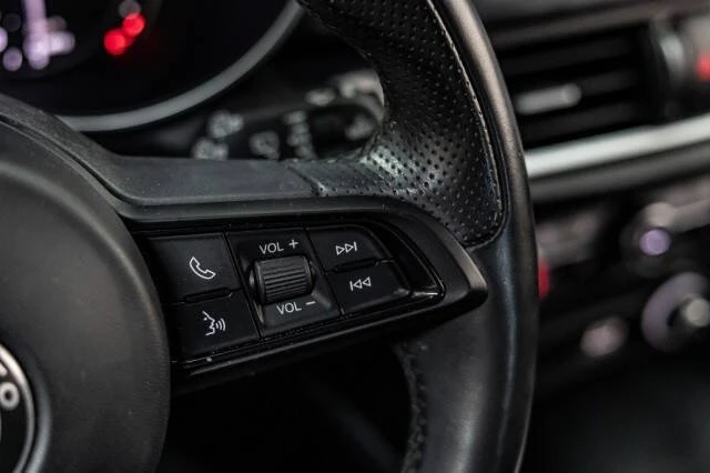2021 Alfa Romeo Stelvio - Image 10 of 18