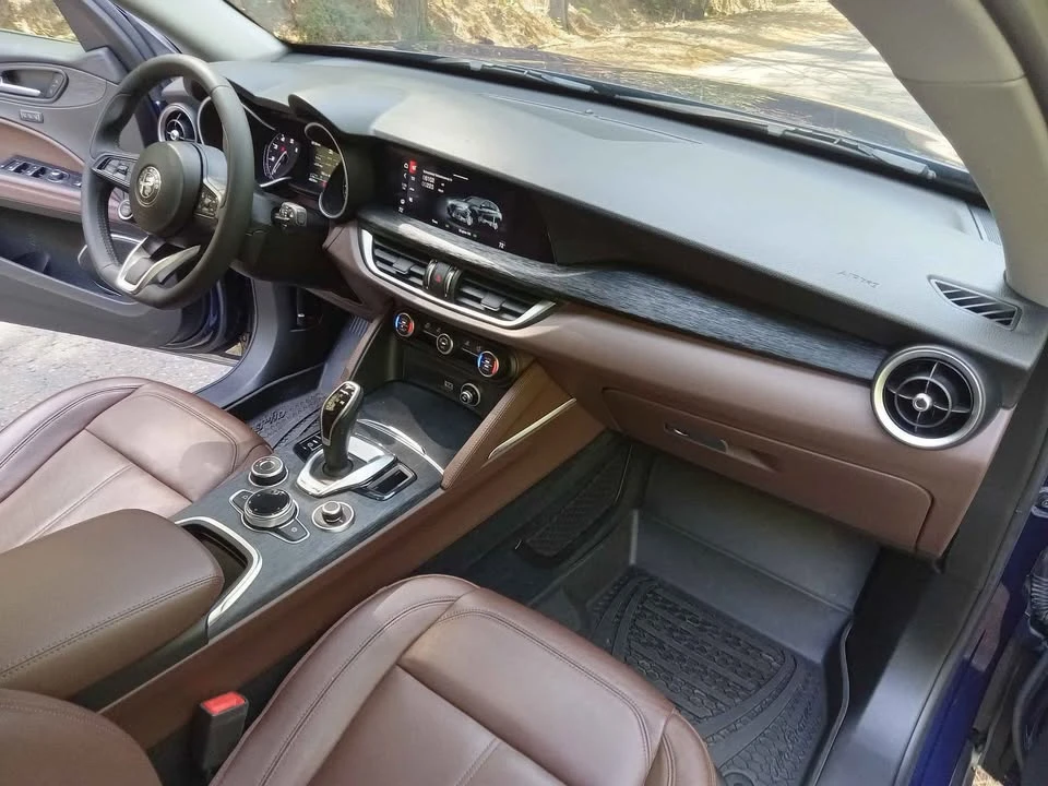 2021 Alfa Romeo Stelvio - Image 11 of 20