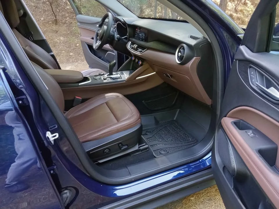 2021 Alfa Romeo Stelvio - Image 12 of 19