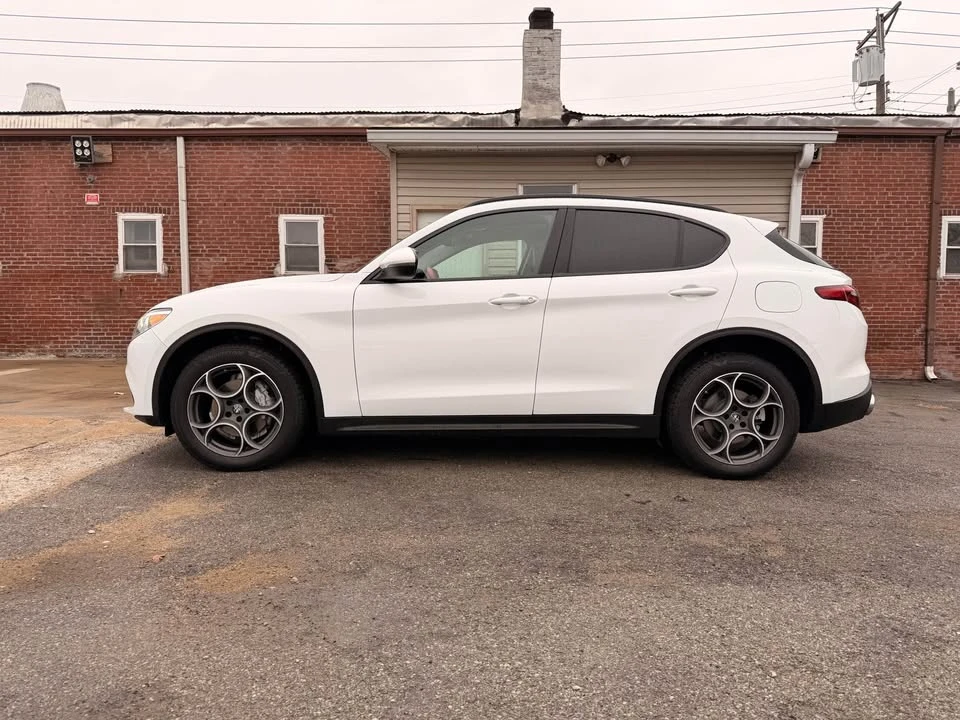 2021 Alfa Romeo Stelvio - Image 2 of 7