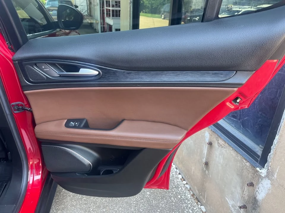 2021 Alfa Romeo Stelvio - Image 17 of 19