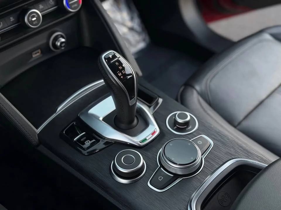 2021 Alfa Romeo - Image 17 of 20