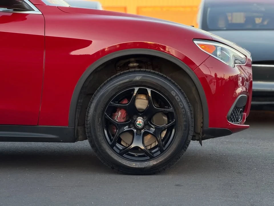 2021 Alfa Romeo - Image 7 of 20