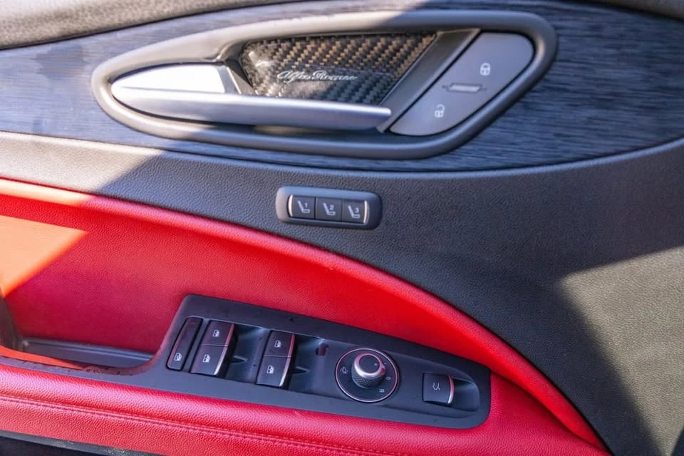 2021 Alfa Romeo Stelvio - Image 12 of 18