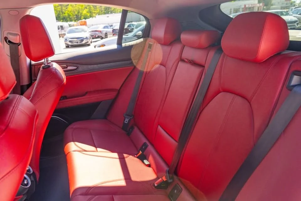 2021 Alfa Romeo Stelvio - Image 15 of 18