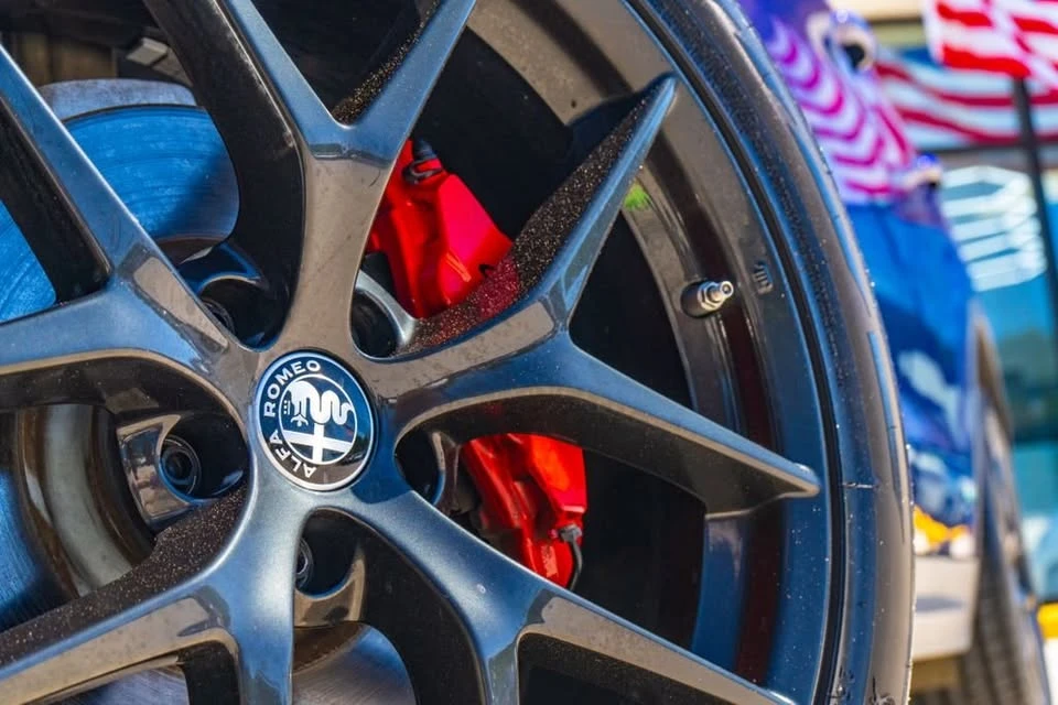 2021 Alfa Romeo Stelvio - Image 2 of 18