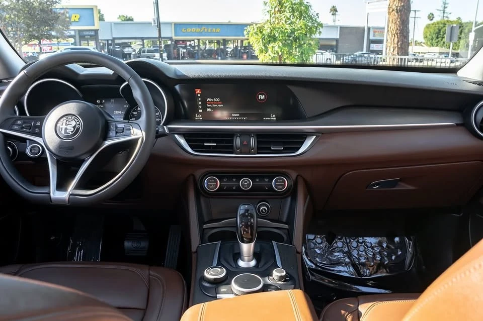 2021 Alfa Romeo Stelvio - Image 8 of 15