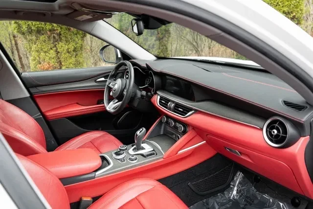 2021 Alfa Romeo Stelvio - Image 11 of 18