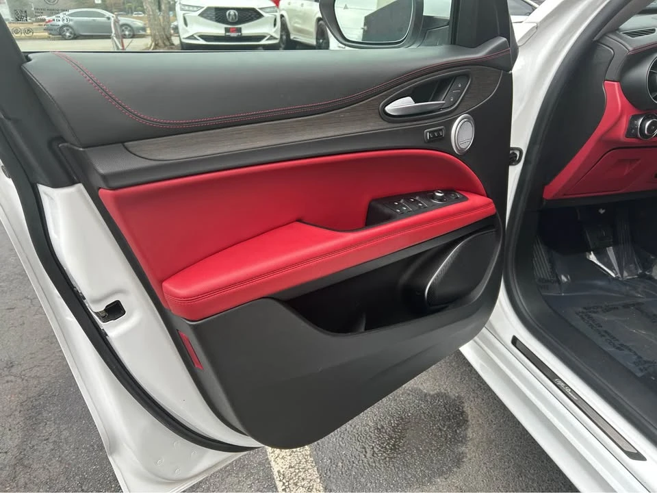 2021 Alfa Romeo Stelvio - Image 9 of 18