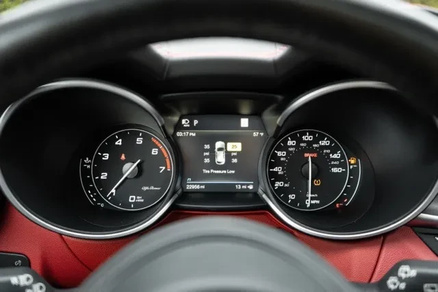 2021 Alfa Romeo Stelvio - Image 14 of 18