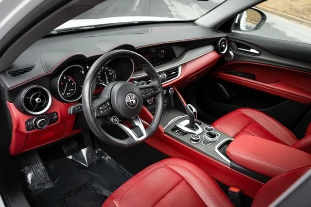 2021 Alfa Romeo Stelvio - Image 17 of 18