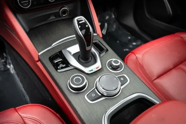 2021 Alfa Romeo Stelvio - Image 13 of 18