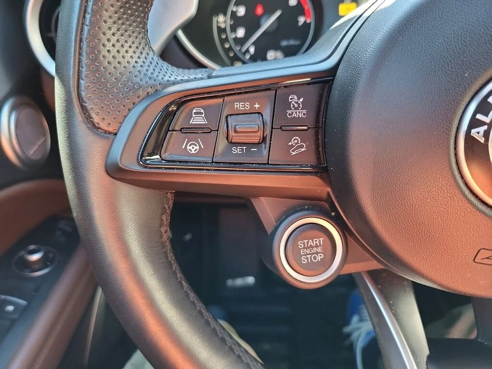 2021 Alfa Romeo Stelvio - Image 8 of 19
