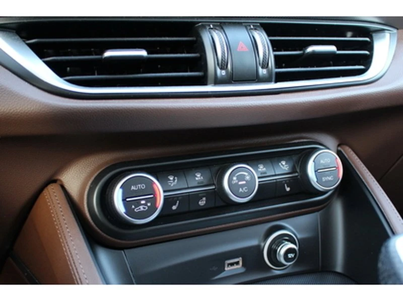 2021 Alfa Romeo Stelvio - Image 16 of 20
