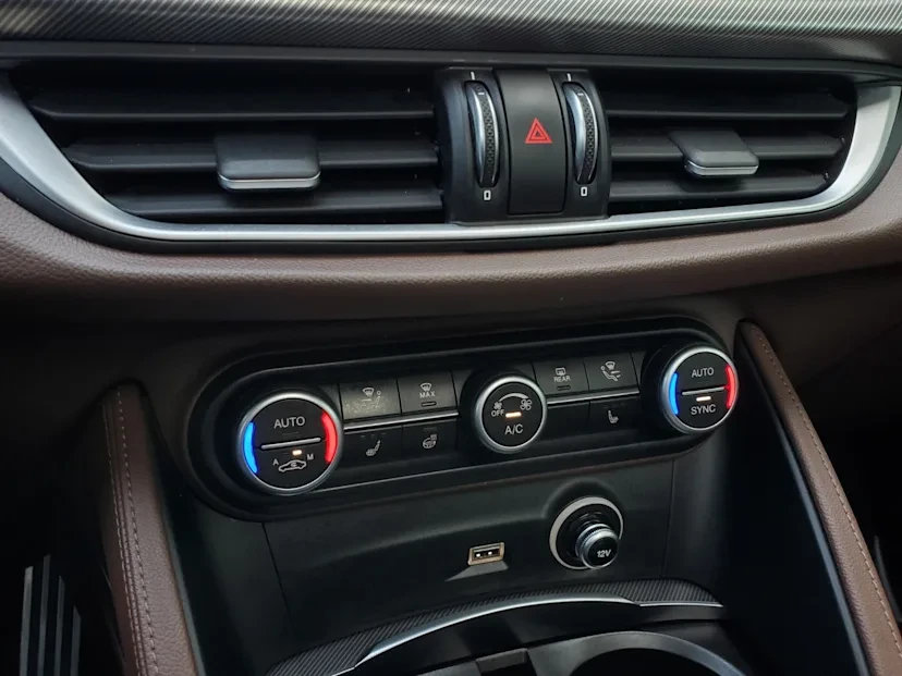 2021 Alfa Romeo Stelvio - Image 8 of 10
