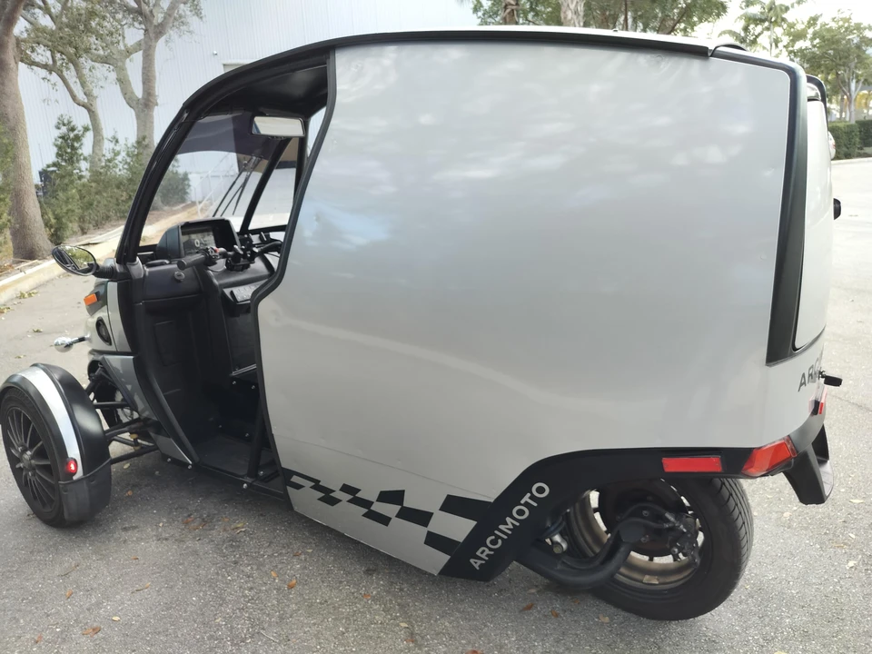 2021 Arcimoto - Image 10 of 31