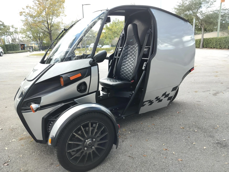 2021 Arcimoto - Image 9 of 31