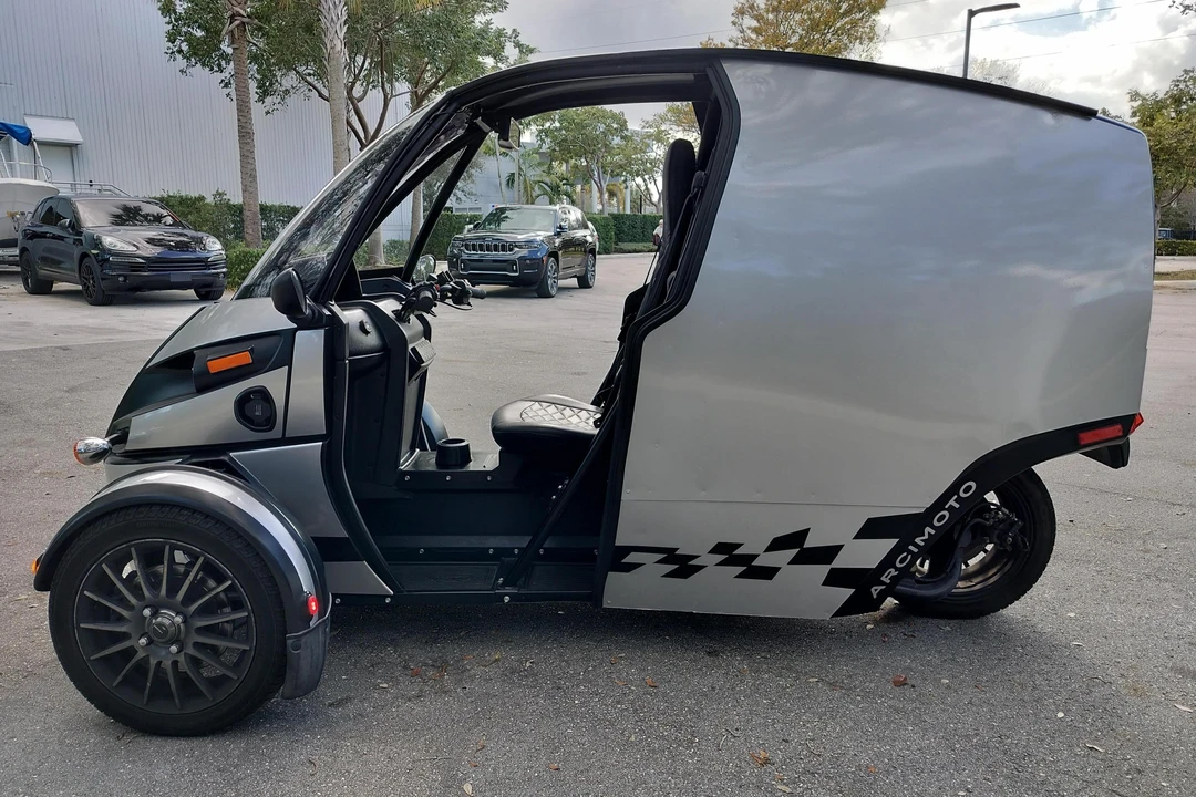 2021 Arcimoto - Image 3 of 31