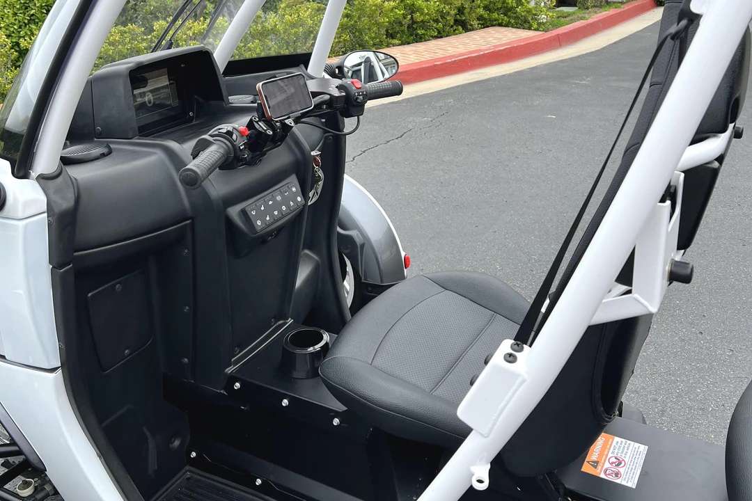 2021 Arcimoto - Image 27 of 31