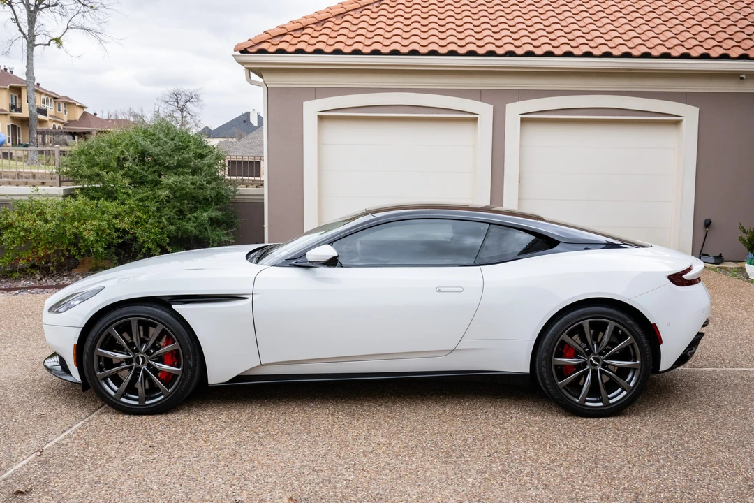 2021 Aston Martin DB11 V8 - Image 9 of 31