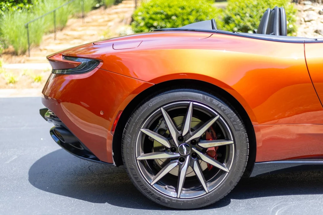 2021 Aston Martin DB11 Volante - Image 23 of 24